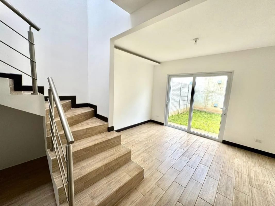 CASA EN VENTA BOSQUES DE SANTA ELENA CAES KM.26 — Casa en Venta en Carretera a El Salvador, Guatemala, Ciudad — foto 13 de 17