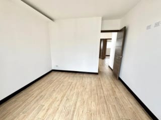 CASA EN VENTA BOSQUES DE SANTA ELENA CAES KM.26 — Casa en Venta en Carretera a El Salvador, Guatemala, Ciudad — miniatura 7 de 17