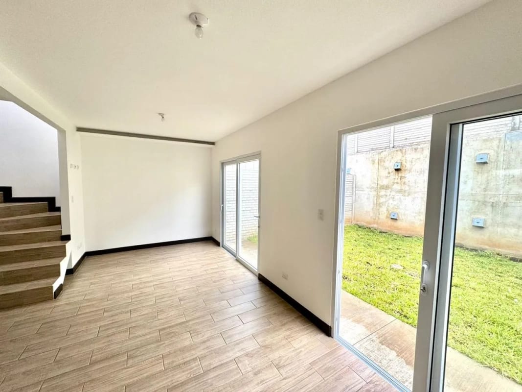 CASA EN VENTA BOSQUES DE SANTA ELENA CAES KM.26 — Casa en Venta en Carretera a El Salvador, Guatemala, Ciudad — foto 2 de 17