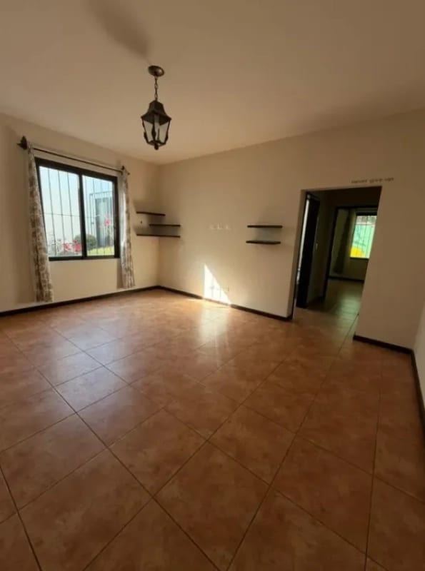 Preciosa residencia de un nivel en Lazos de Fraijanes — Casa en Venta en Lazos de Fraijanes, Carretera a El Salvador, Guatemala, Ciudad — foto 6 de 16
