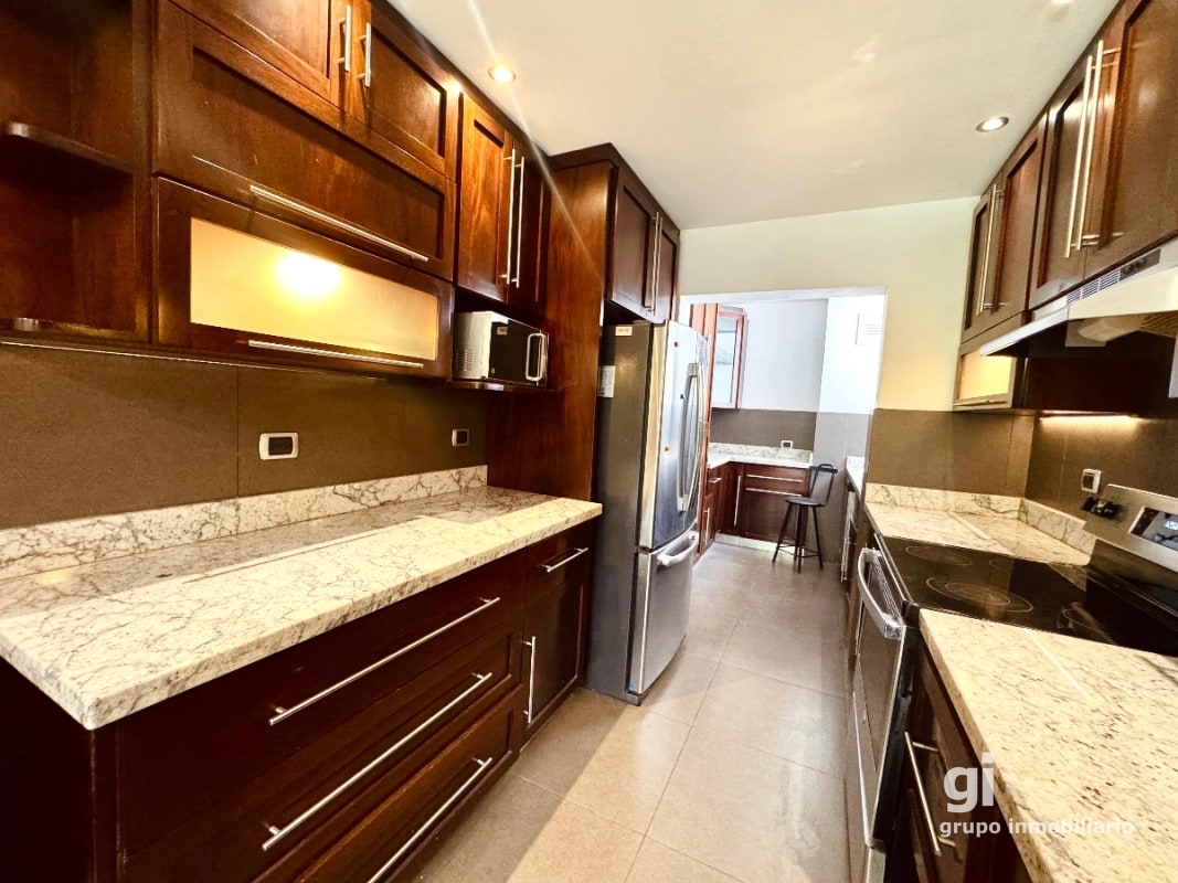 Casa en Venta en Zona 10 - Sector Céntrico y Tranquilo - 11