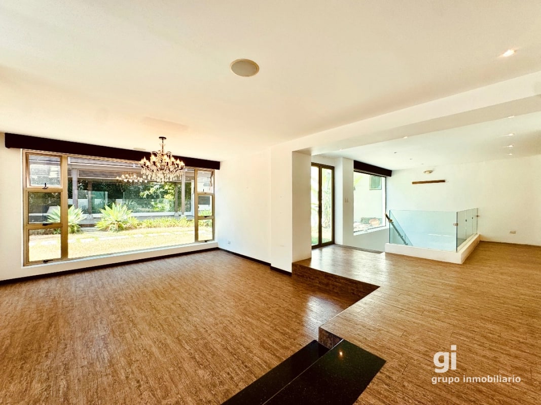 Una Propiedad que Ofrece Más por tu Inversión – Casa en Venta en Zona 15 - 5
