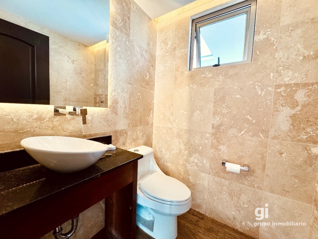 Una Propiedad que Ofrece Más por tu Inversión – Casa en Venta en Zona 15 - 4