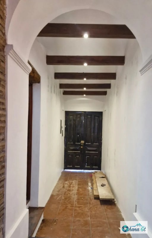 HERMOSA CASA COLONIAL EN RENTA EN ZONA 1, EXCELENTE UBICACIÓN - 1
