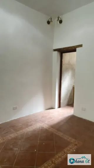 HERMOSA CASA COLONIAL EN RENTA EN ZONA 1, EXCELENTE UBICACIÓN — Casa en Alquiler en Zona 1, Guatemala, Ciudad — miniatura 7 de 13