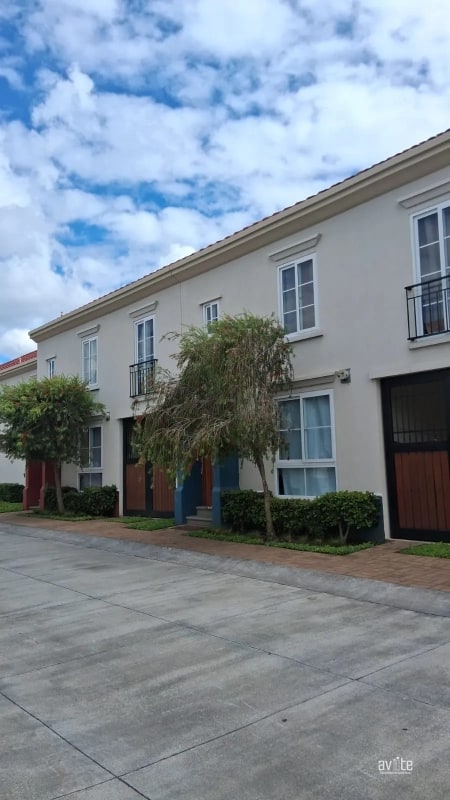 Condado Naranjo, casa totalmente equipada, dentro de Alameda Norte Q13,500 - 1