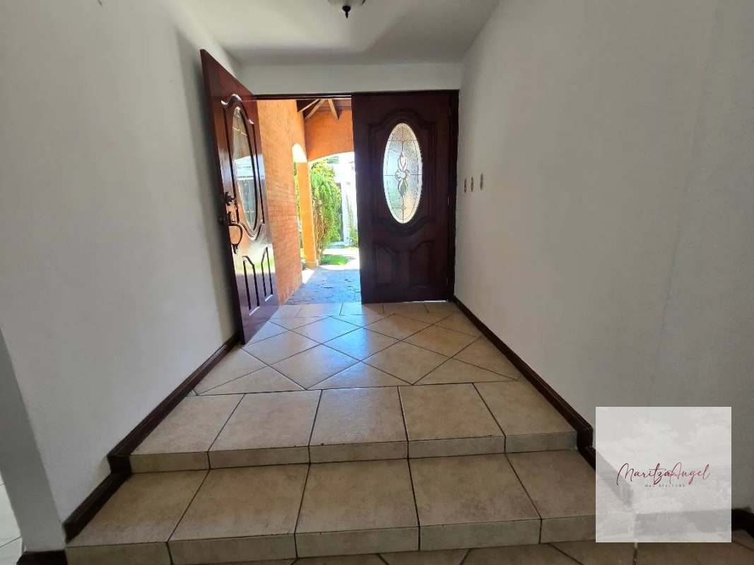 CASA EN VENTA RESIDENCIAL SAN ANTONIO.  CARRETERA A EL SALVADOR - 8