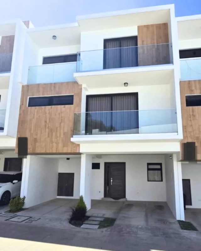 CASA EN VENTA ZONA 16 SAN ISIDRO DE TRES NIVELES - 1