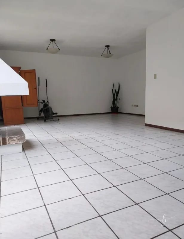 Casa en venta (para inversión) - Los Pinabetes CAES — Casa en Venta en Los Pinabetes, Carretera a El Salvador, Guatemala, Ciudad — foto 4 de 4