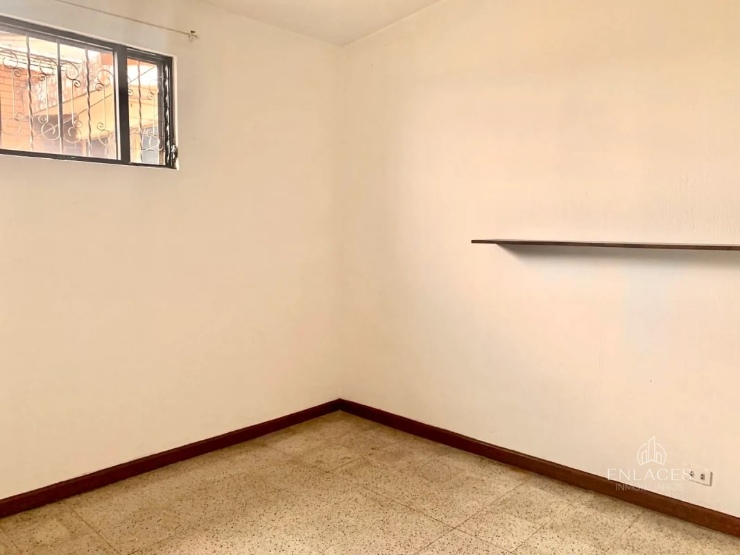 Zona 12 • Casa en Venta • Residencial Prados de Monte María - 4