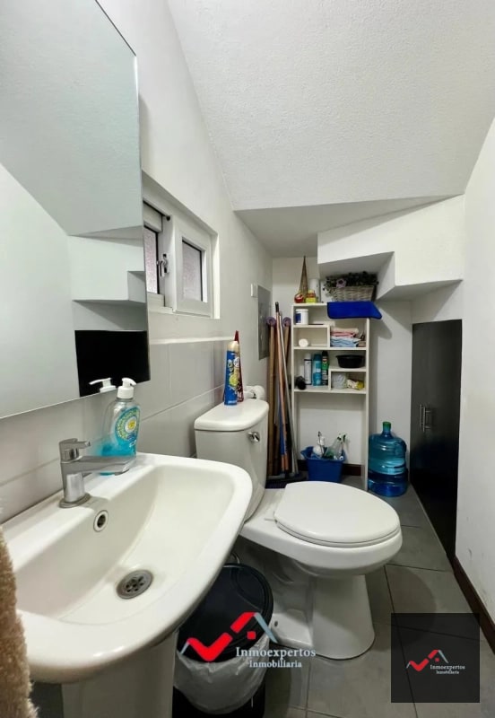 Casa en Venta en Condado San Jacinto, Zona 10 de Mixco - 13