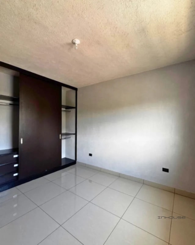 CASA EN VENTA EN SAN CRISTÓBAL PARA ESTRENAR SECTOR B5 - 3