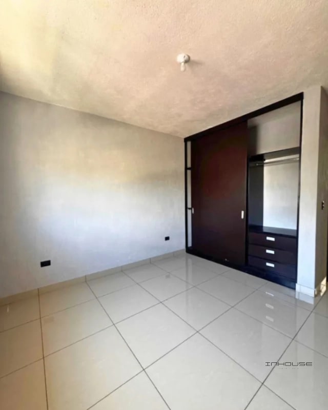 CASA EN VENTA EN SAN CRISTÓBAL PARA ESTRENAR SECTOR B5 - 4