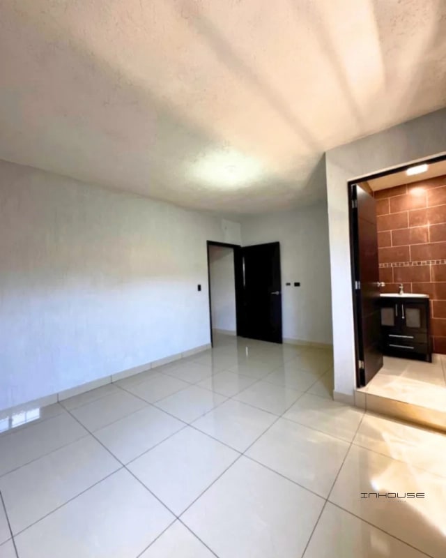 CASA EN VENTA EN SAN CRISTÓBAL PARA ESTRENAR SECTOR B5 - 8