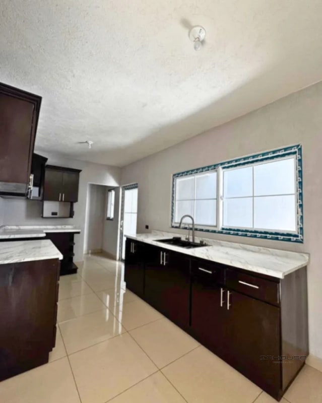 CASA EN VENTA EN SAN CRISTÓBAL PARA ESTRENAR SECTOR B5 - 10