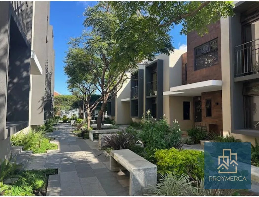Casa en venta, Condado El Naranjo, Zona 4 de Mixco - 1