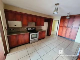 Hermosa casa en renta en lindo condominio z15 — Casa en Alquiler en Zona 15, Guatemala, Ciudad — miniatura 3 de 11