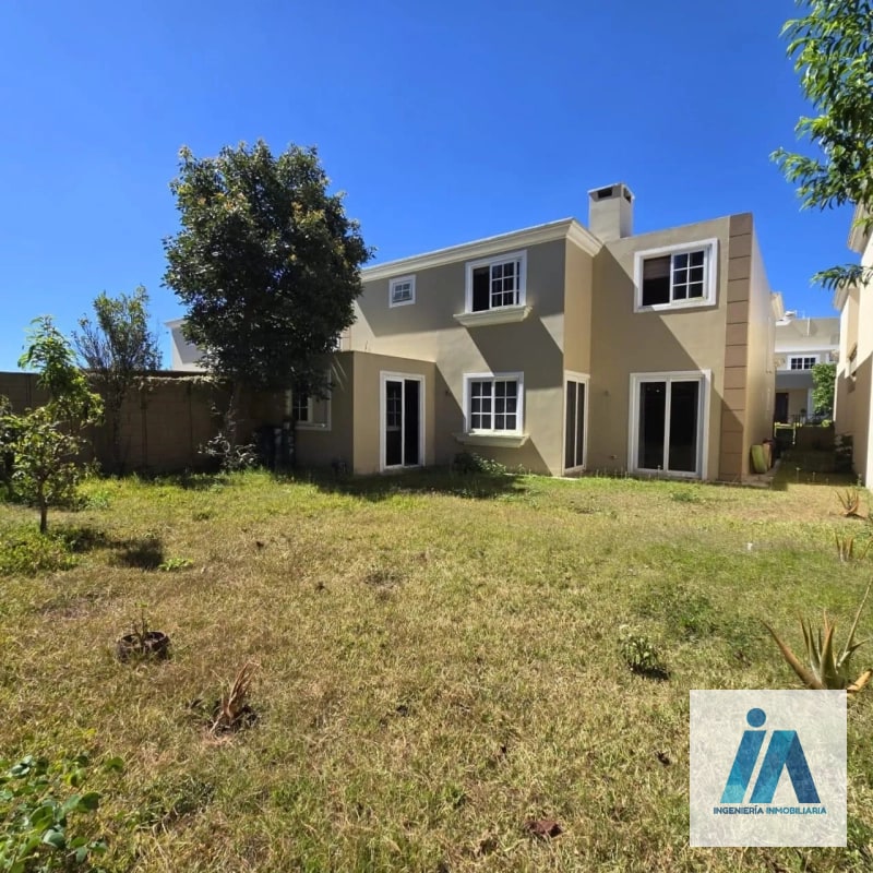 CASA EN ALQUILER📍 Condominio Villas de Entreverdes, Km. 19 Fraijanes - 11