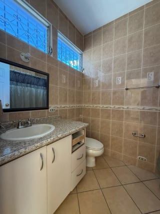 Valle del Sol /Casa en venta dentro de colonia con seguridad — Casa en Venta en Zona 4 Mixco, Guatemala, Ciudad — miniatura 4 de 17