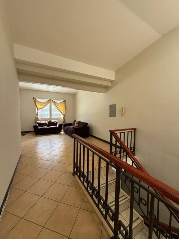 Valle del Sol /Casa en venta dentro de colonia con seguridad — Casa en Venta en Zona 4 Mixco, Guatemala, Ciudad — foto 2 de 17