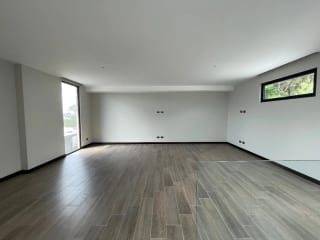 CASA VENTA NUEVA KM 9 CAES FRENTE A HOTEL HILTON  317 MTS2 , 4 DORMITORIOS, DESNIVELES, $715,000 OPCIÓN A RENTA $2,900 — Casa en Venta en Carretera a El Salvador, Guatemala, Ciudad — miniatura 5 de 13