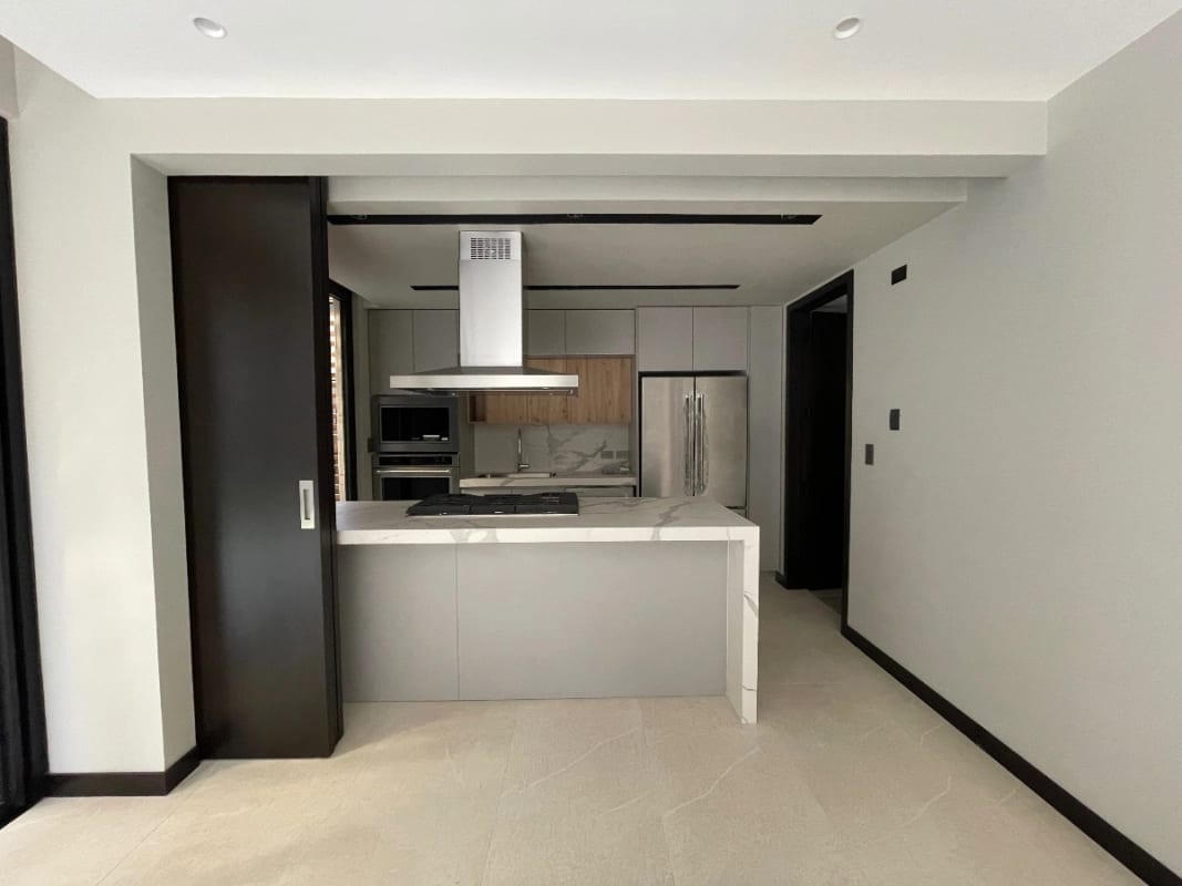 CASA VENTA NUEVA KM 9 CAES FRENTE A HOTEL HILTON  317 MTS2 , 4 DORMITORIOS, DESNIVELES, $715,000 OPCIÓN A RENTA $2,900 — Casa en Venta en Carretera a El Salvador, Guatemala, Ciudad — foto 10 de 13