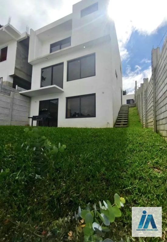 CASA EN VENTA📍 Residencial Lo de Valdez, Km. 20.5 CAES - 14