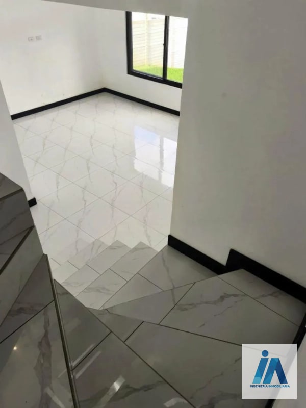 CASA EN VENTA📍 Residencial Lo de Valdez, Km. 20.5 CAES - 10