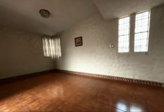 Venta amplia casa estilo Mediterráneo en San Cristóbal, Zona 8 Mixco — Casa en Venta en Zona 8 Mixco, Guatemala, Ciudad — miniatura 3 de 15