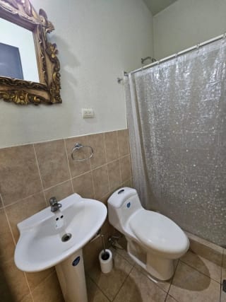 VENDO CASA EN BOSQUES DE ARRAZOLA CAES — Casa en Venta en Bosques de Arrazola, Carretera a El Salvador, Guatemala, Ciudad — miniatura 16 de 17