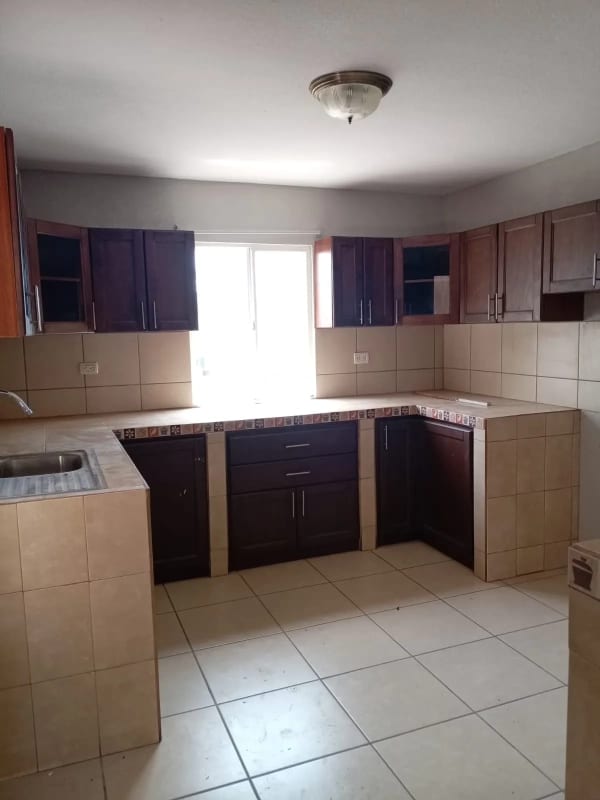 Casa en Venta - Los Olivos zona 18 — Casa en Venta en los olivos, Zona 18, Guatemala, Ciudad — foto 7 de 14