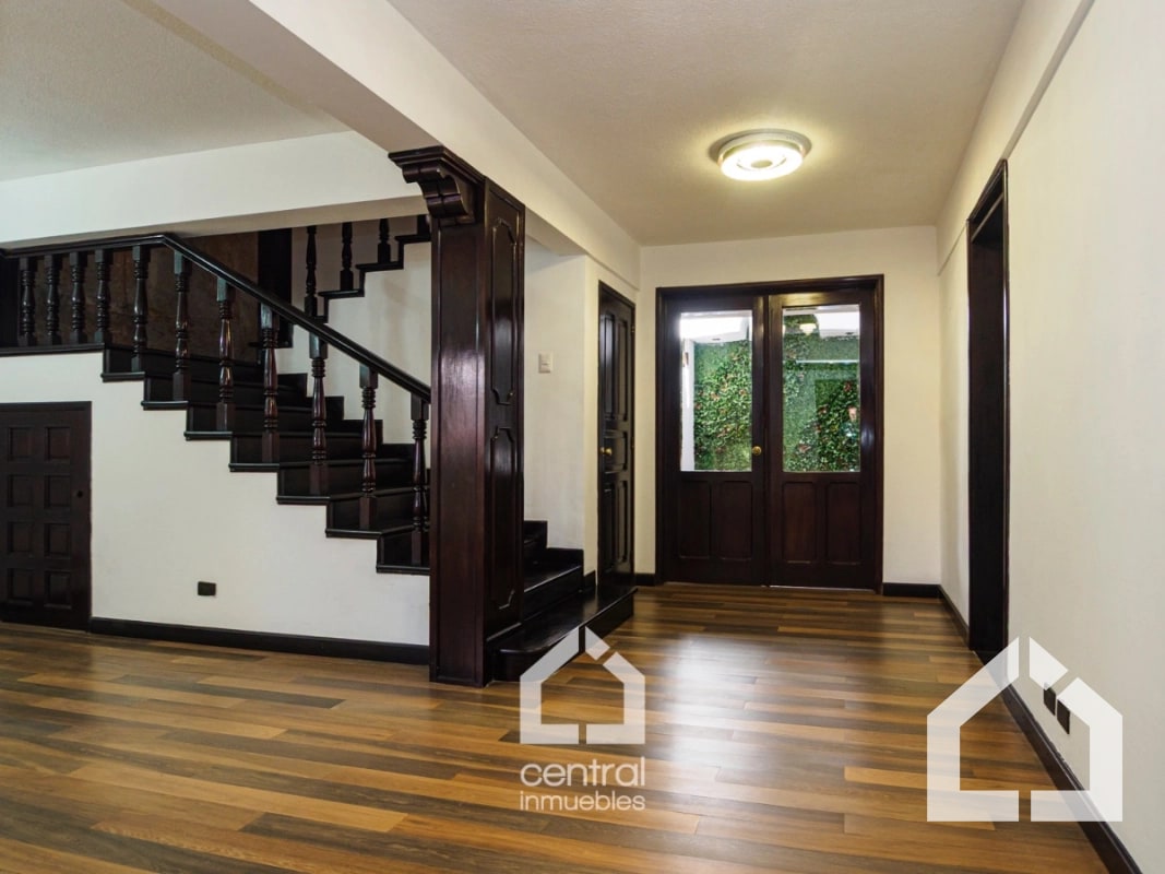 Casa en renta en condominio El Pilar, 20 calle zona 10 - 15