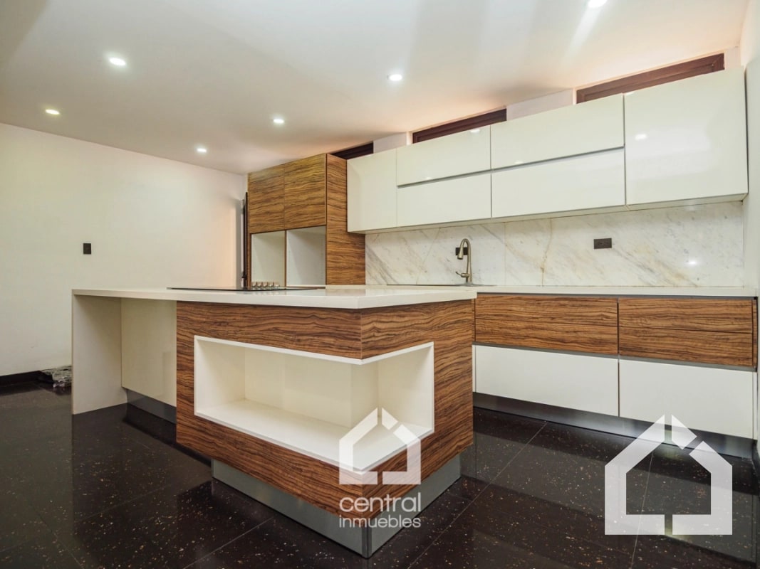 Casa en renta en condominio El Pilar, 20 calle zona 10 - 12