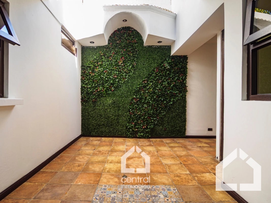 Casa en renta en condominio El Pilar, 20 calle zona 10 - 11