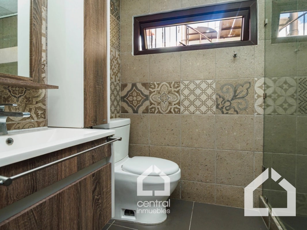 Casa en renta en condominio El Pilar, 20 calle zona 10 - 7