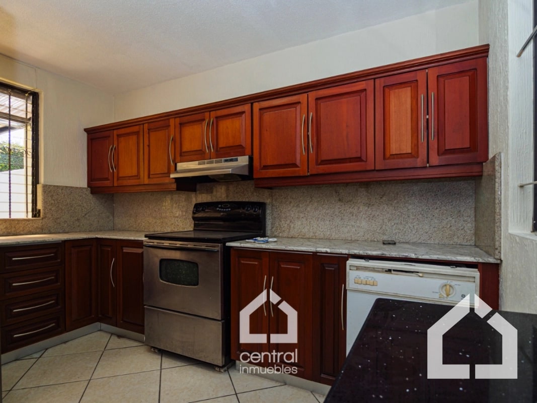 Casa de 3 habitaciones en condominio Vizcaya, km 16.5 - 4