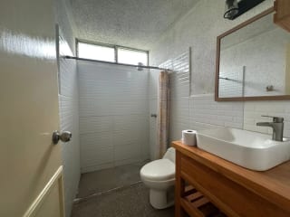 VENTA CASA DE UN NIVEL EN ZONA 13, FINAL AVE HINCAPIE — Casa en Venta en Zona 13, Guatemala, Ciudad — miniatura 3 de 17