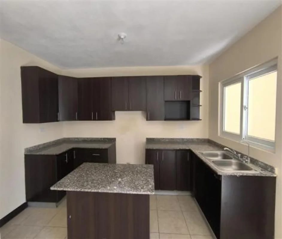 VENDO CASA LA RESERVA KM 26.6 CARRETERA A EL SALVADOR. 4 HABITACIONES.  ENGANCHE: Q.200,000 (ACTIVO BANCARIO). — Casa en Venta en Carretera a El Salvador, Guatemala, Ciudad — foto 3 de 4