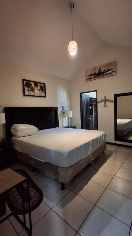CASA EN ALQUILER – MODELO NAVARRA 📍 Condado El Naranjo, Zona 4 de Mixco (Alameda Norte) — Casa en Alquiler en Condado Naranjo, Zona 4 Mixco, Guatemala, Ciudad — foto 6 de 8