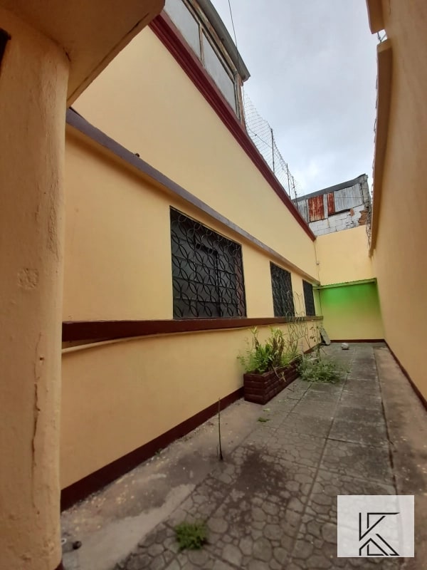 Casa en venta sobre la bolivar en zona 8 - 17