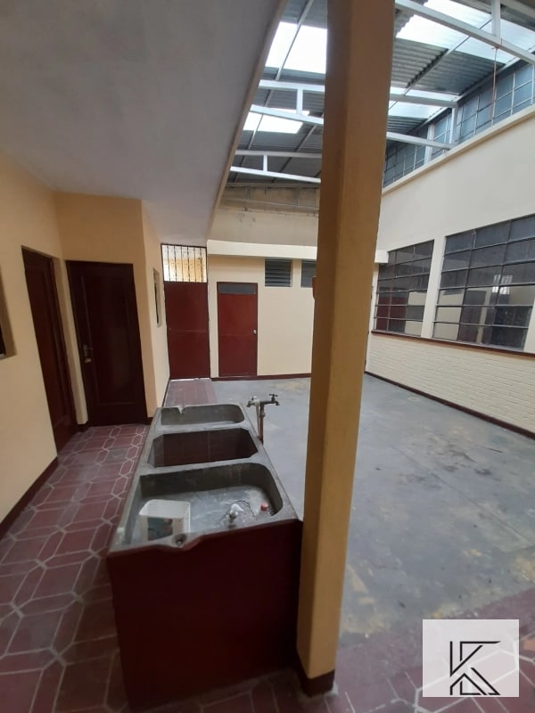 Casa en venta sobre la bolivar en zona 8 - 11