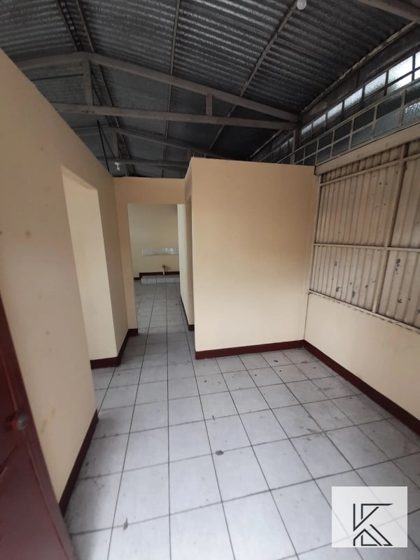 Casa en venta sobre la bolivar en zona 8 - 3