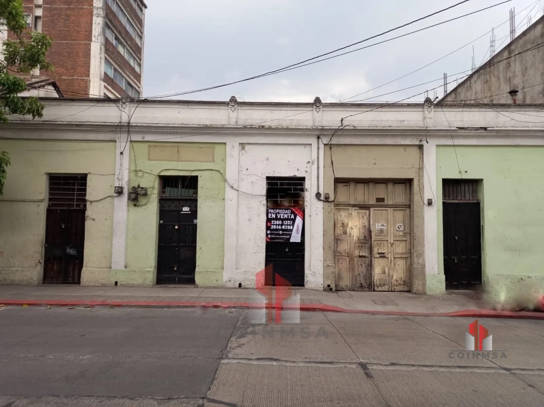 Casa en Venta para remodelar o remozar zona 1 / Centro Histórico - 1