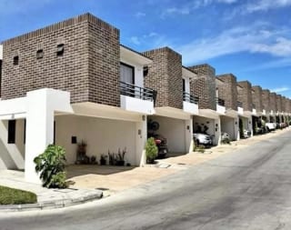 PRADOS DEL CARMEN / CASA EN VENTA DE 4 HABITACIONES — Casa en Venta en Boca del Monte, Guatemala, Ciudad — miniatura 1 de 11