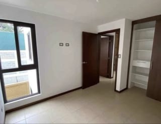 PRADOS DEL CARMEN / CASA EN VENTA DE 4 HABITACIONES — Casa en Venta en Boca del Monte, Guatemala, Ciudad — miniatura 5 de 11