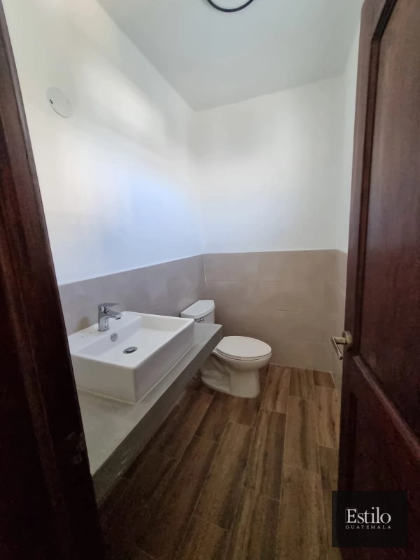 HERMOSA CASA PARA OFICINA O CLINICA - 2