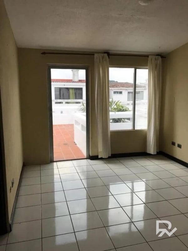 ·En Exclusiva· Casa en venta en Santa Amelia 2, zona 16 - 11