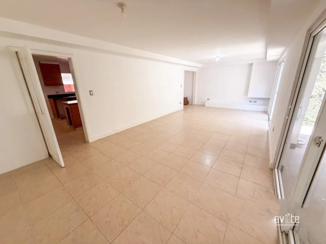 Casa dentro de Condominio, cerca de Cayala y URL Q3,700,000 más impuestos - 4