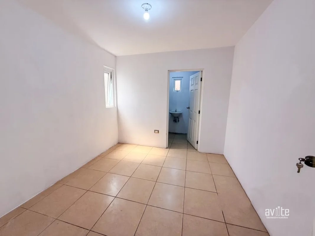 Casa dentro de Condominio, cerca de Cayala y URL Q3,700,000 más impuestos - 6
