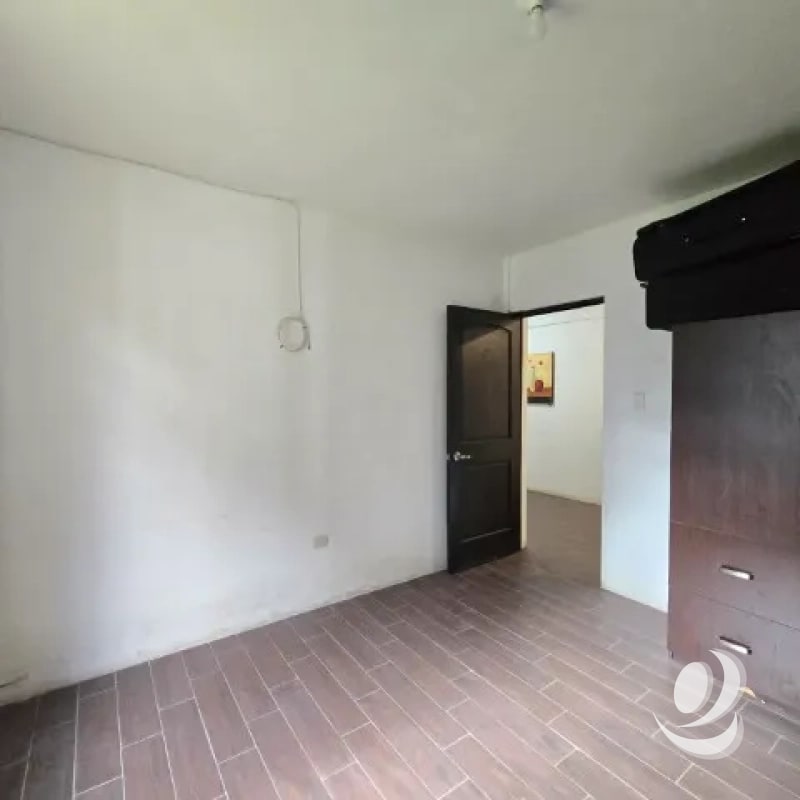 Casa con Jardín en Venta San Lucas Sacatepéquez - 9